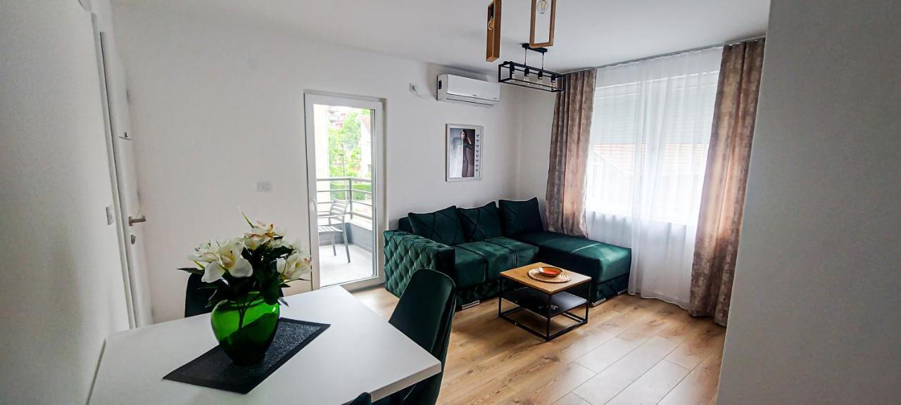 La Casa Apartments Ягодина Екстер'єр фото